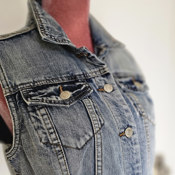 Bluenotes Denim vest, size Large. - Picture 4 of 9